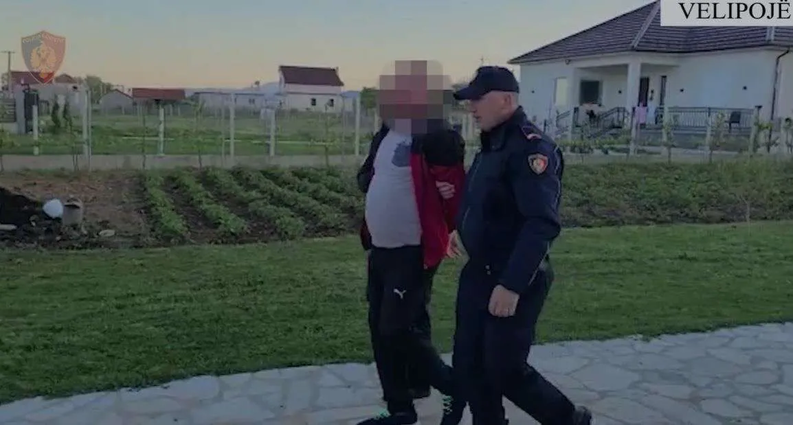 Mbolli mbi 2 mijë fidanë kanabisi anës lumit Buna, arrestohet 37-vjeçari! Si u kap në banesën e së motrës, me pranga në duar…