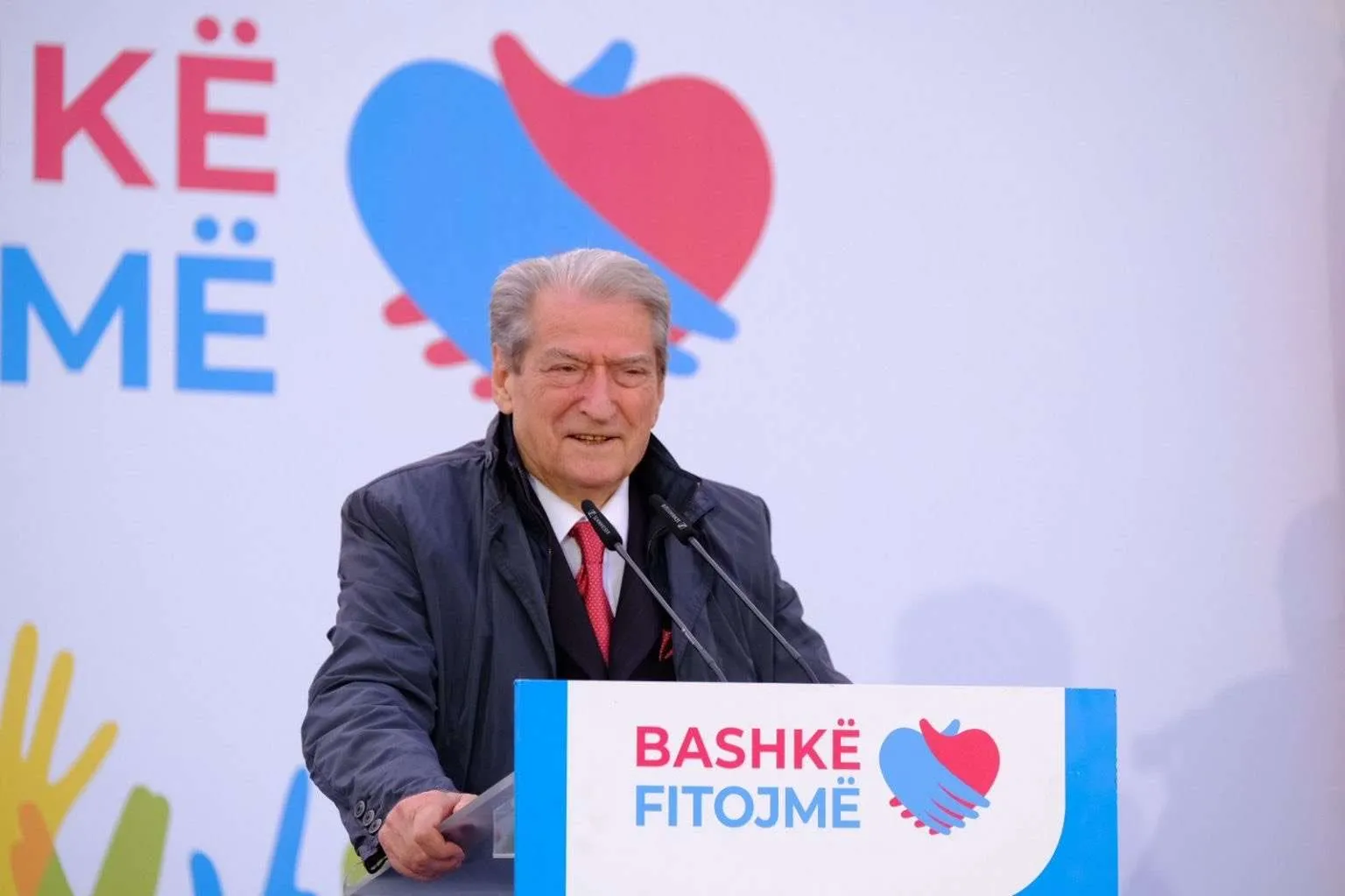 “Ministret biftek 1 mijë euro e rroba me Swarovski”, Berisha-kryeministrit: Kancelari i Austrisë me linjë tregtare, Rama avion privat 22 mln euro