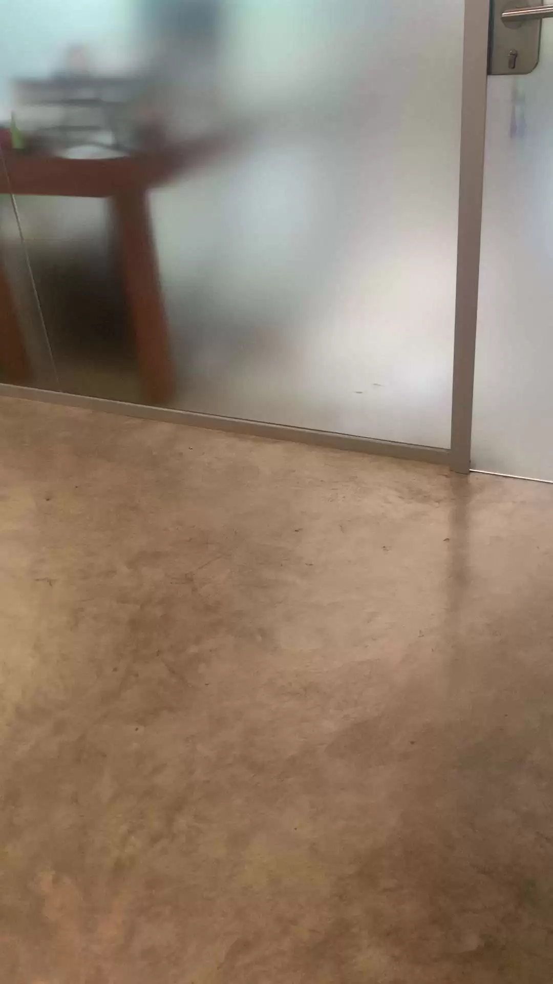 Vritet me armë zjarri ish-oficeri i policisë, “blutë” në kërkim të autorit të ngjarjes (EMRI)
