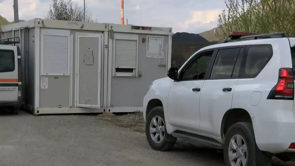 Të dielën votohet në Kosovë! Qendrat e votimit janë të vendosura në kontenierë