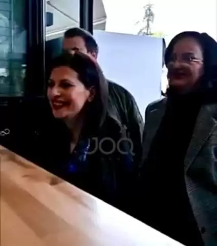 VIDEO/JOQ: Erion Veliaj i bën gati sufllaqet dopio-pite patronazhistëve të Bashkisë Tiranë