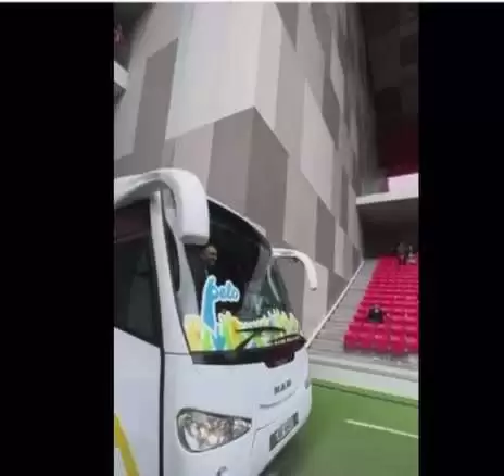 VIDEOLAJM/ ‘Do udhëtojnë falas 200 mijë qytetarë në ditë’/ Meta: Ky është autobusi i shpresës!