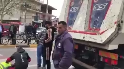 Tiranë/ E rëndë, kamioni aksidenton për vdekje   personazhin e njohur në Tik Tok që vetëquhej ‘ Olsi polici’