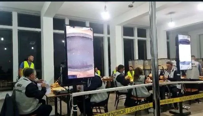 Kukës, numërohen 28 nga 73 kuti PS, kryeson me 400 vota plus Safet Gjici i PS