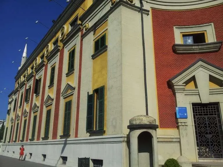 Votat në Tiranë, 390 nga 941 kuti të numëruara, ja si ndahen mandatet për Këshillin Bashkiak (Emrat)