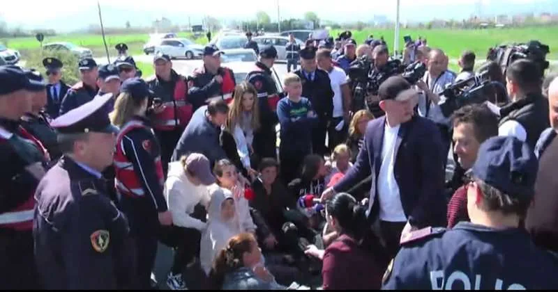 Banorët e Bërxullës votuan  për PS-në edhe pse protestuan për muaj me radhë për pronat