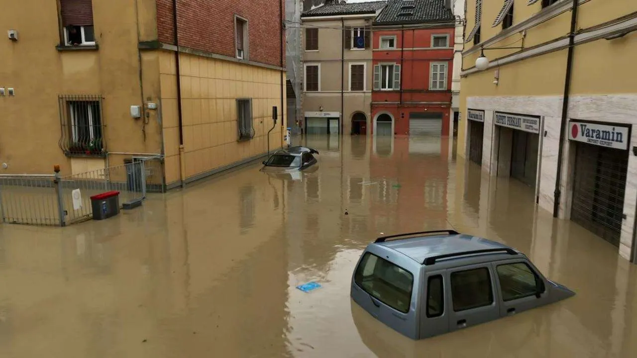 Itali/ Shkon në 13 numri i viktimave, reshjet e shiut dhe përmbytjet zhvendosen në Ballkan