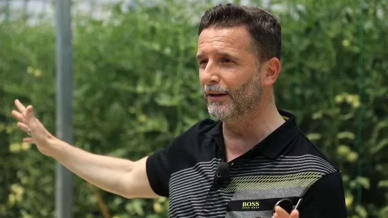 Erion Braçe bën thirrje për uljen e çmimeve: A jeni në terezi?! I rropët njerëzit…