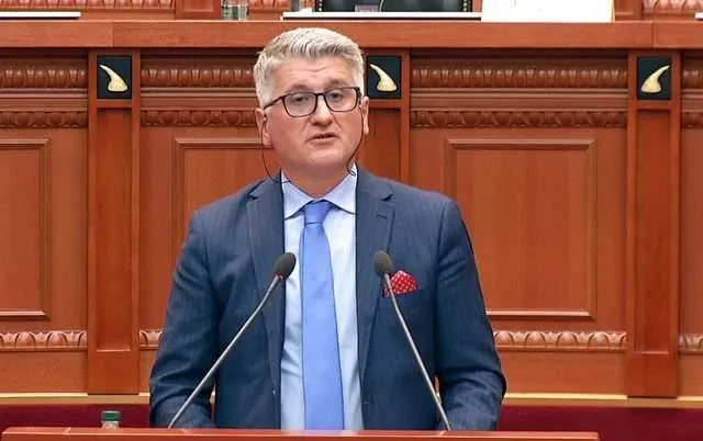 Agron Gjekmarkaj flet për rritjen e pagave: Refuzoj të bëhem hajdut, dinjitetin e kam te rroga