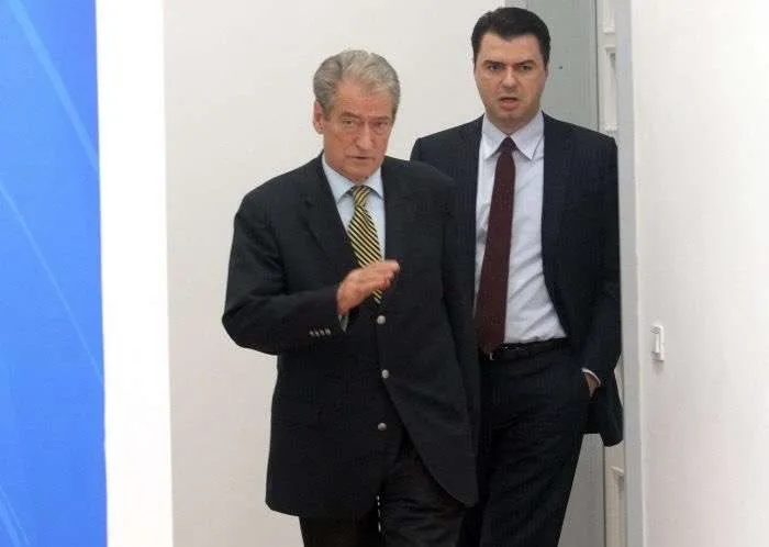 Basha i përgjigjet Berishës: Po shpik armiq për interesin tënd…