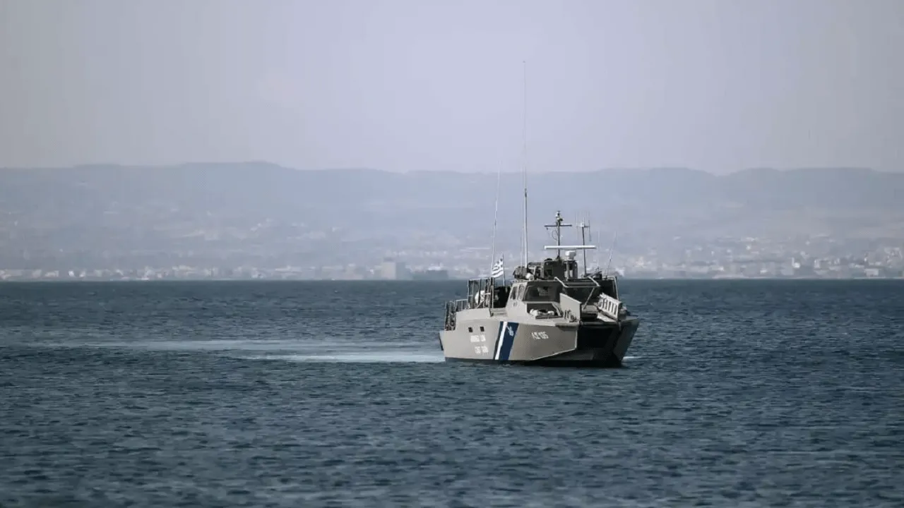 Përmbytet anija me emigrantë në Mykonos, gjendet trupat e tri viktimave