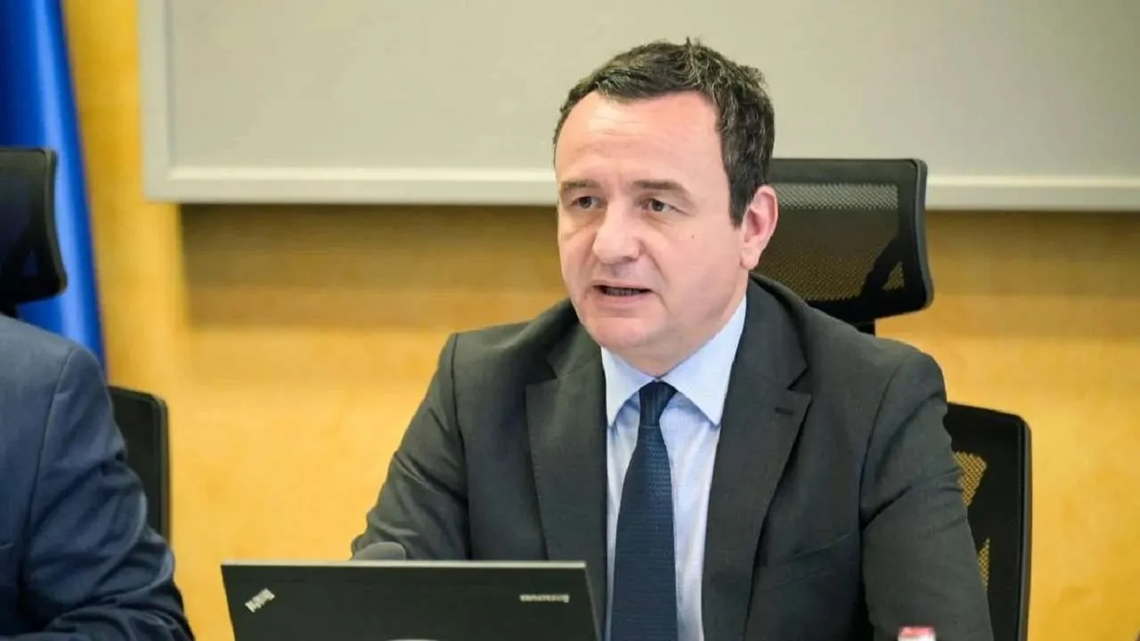 Kurti flet pas kritikave për tensionet në veri të Kosovës : E kemi mbështetjen e ndërkombëtarëve