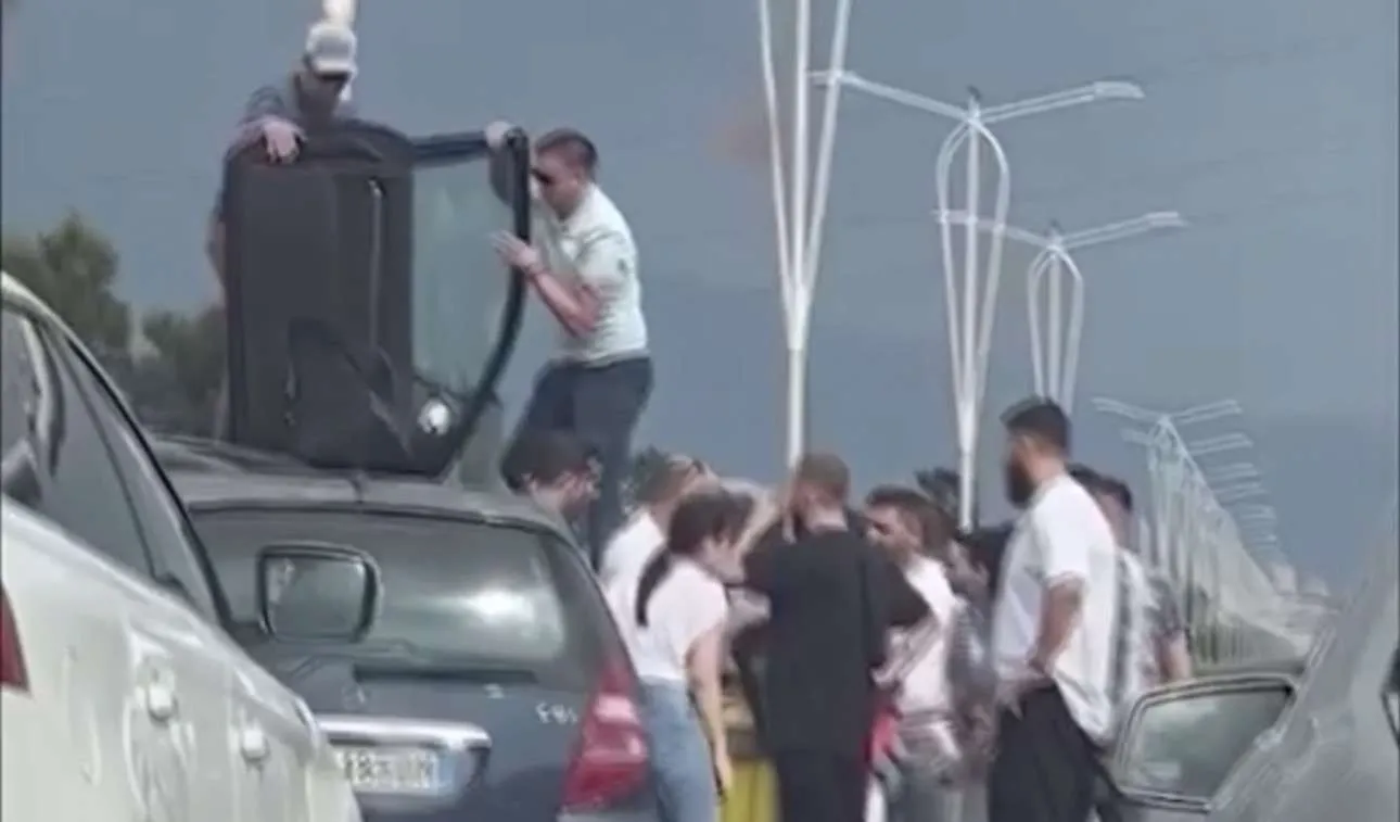 Aksident në segmentin Tiranë-Durrës