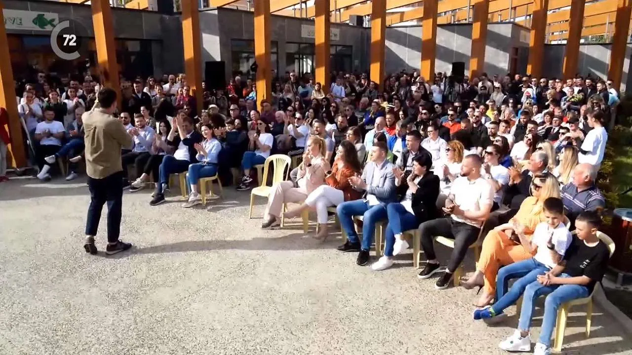 Veliaj: Demokratë, mos votoni Metën! Thirrja e kryebashkiakut në takimin me banorët e lagjes 13
