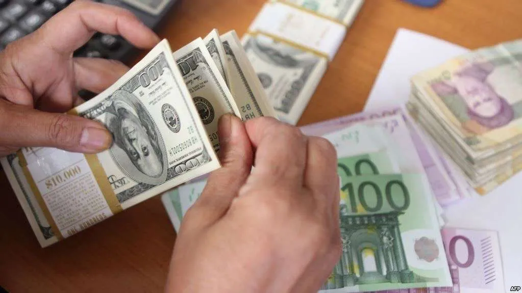 Goditja e  tregut valutor  që po cënon  konkurueshmërinë e ekonomisë