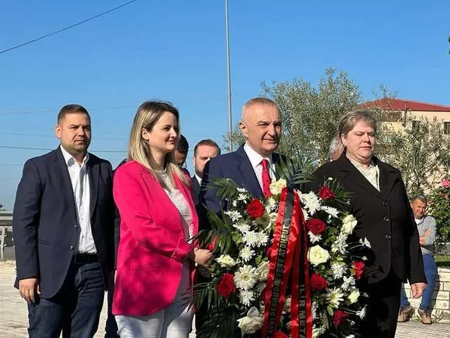 5 Maji, Dita e Dëshmorëve/ Meta, homazhe në nderim të Margarita dhe Kristaq Tutulanit
