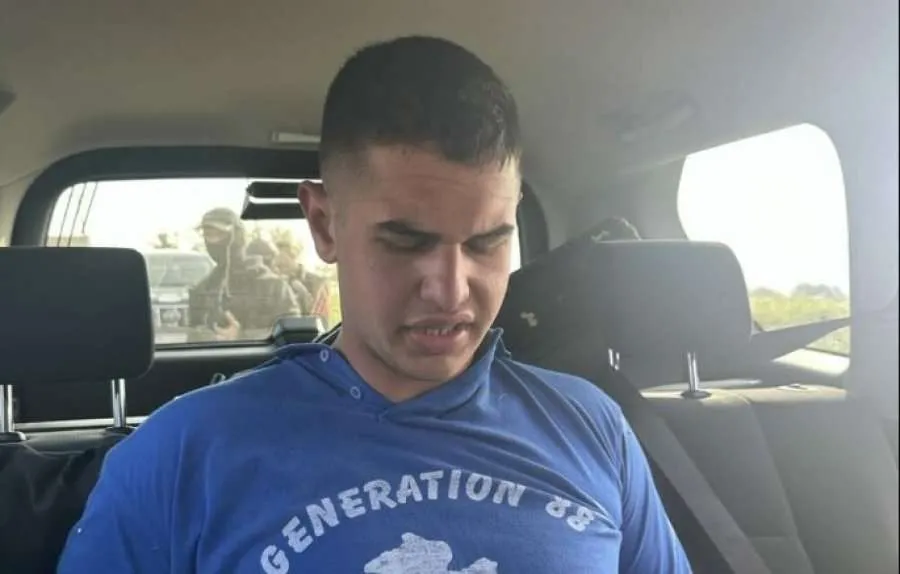 Del fotoja e parë pas arrestimit  e autorit  të  masakrës me 8 viktima në Serbi