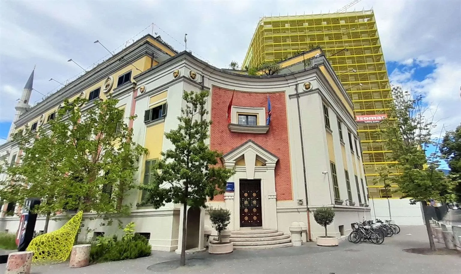 Raporti i Institutit të Bashkive: Vendorët kanë 50 mln euro borxhe, Tirana i rriti detyrimet