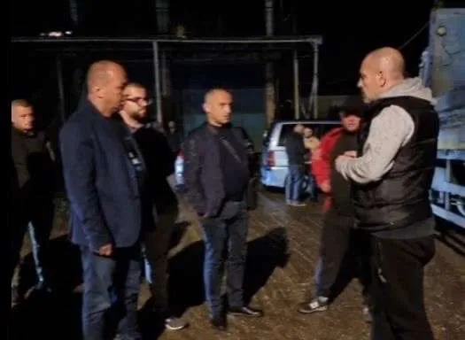Kandidati i “BF” denoncon  : Ndaluam shoferin e makinës, erdhi edhe policia. Meta: Vetëm sekti i Rilindjes i bën këto krime zgjedhore
