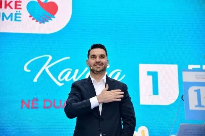 Kandidati i “Bashkë Fitojmë” për Kavajën, Fisnik Qosja thirrje qytetarëve: Votoni masivisht