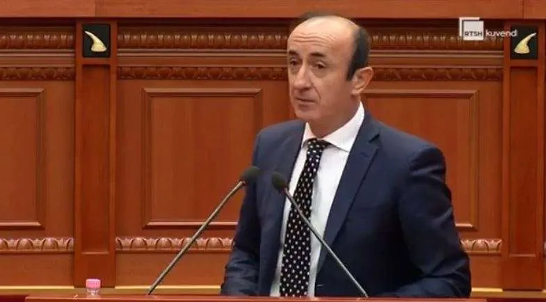 Deputeti Sula : Berisha – Basha janë shkaku për krizën në PD , rrezikojmë të dalim forcë e tretë .
