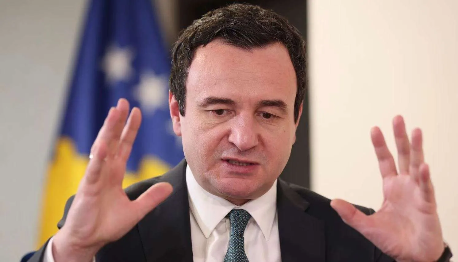 Tensione në Veri , Albin Kurti : Jam i përkushtuar për zbatimin e menjëhershëm të Marrëveshjes drejt normalizimit të marrëdhënieve me Serbinë
