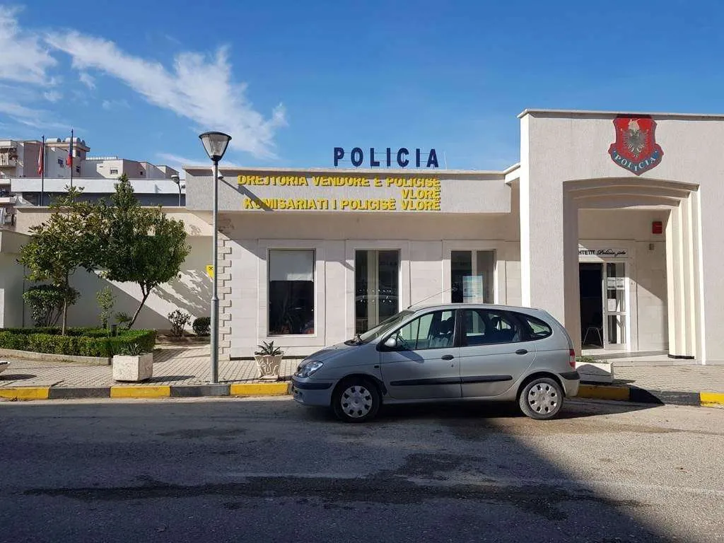 Vlorë, mësuesi dhe djali i tij konfliktohen me 17-vjeçarin
