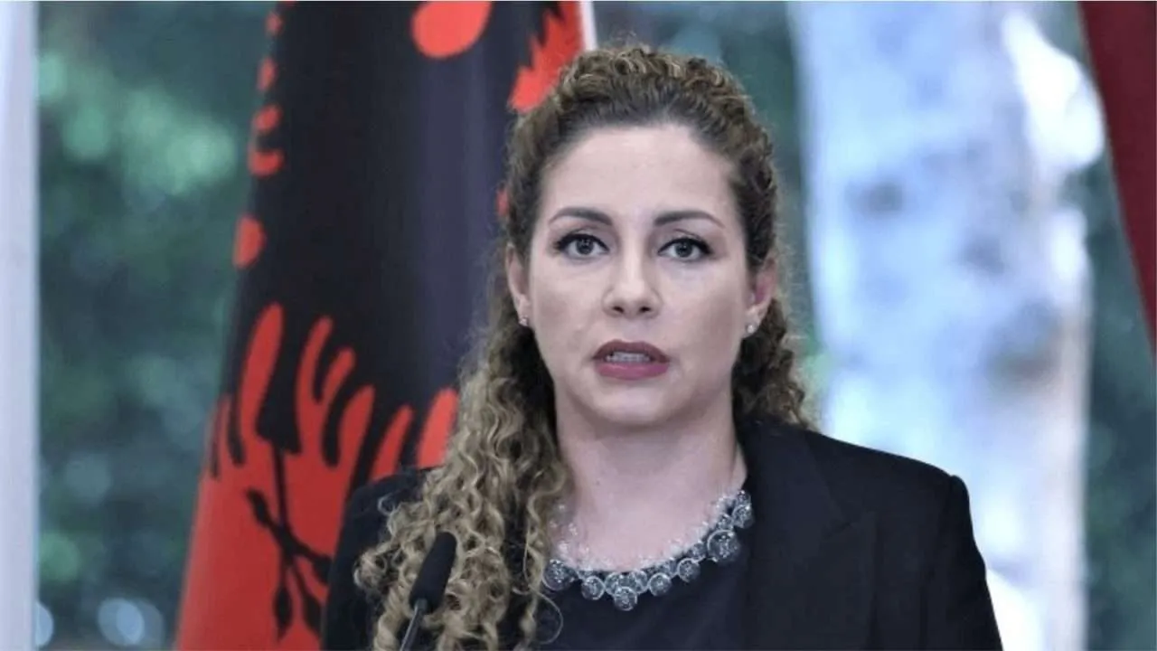 Tensioni në Veri të Kosovës, ministrja Xhaçka: Palët të nisin dialogun për të ecur përpara