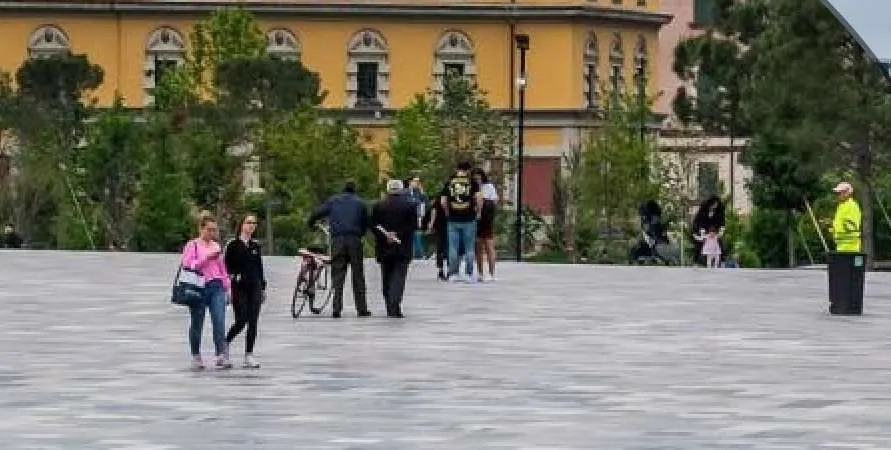 Emigracioni kulmoi sërish dhe lindjet ranë ndjeshëm, INSTAT “fshehu” të dhënat e popullsisë