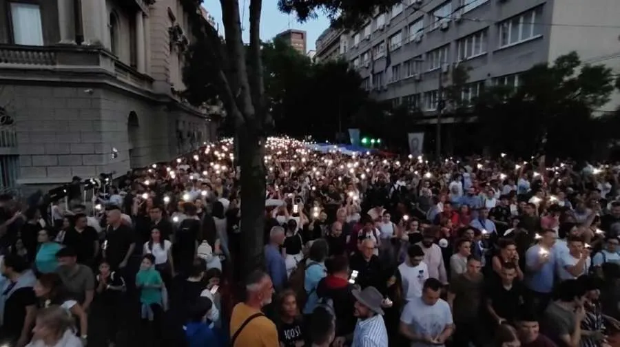BEOGRAD/ Protestë e madhe kundër dhunës