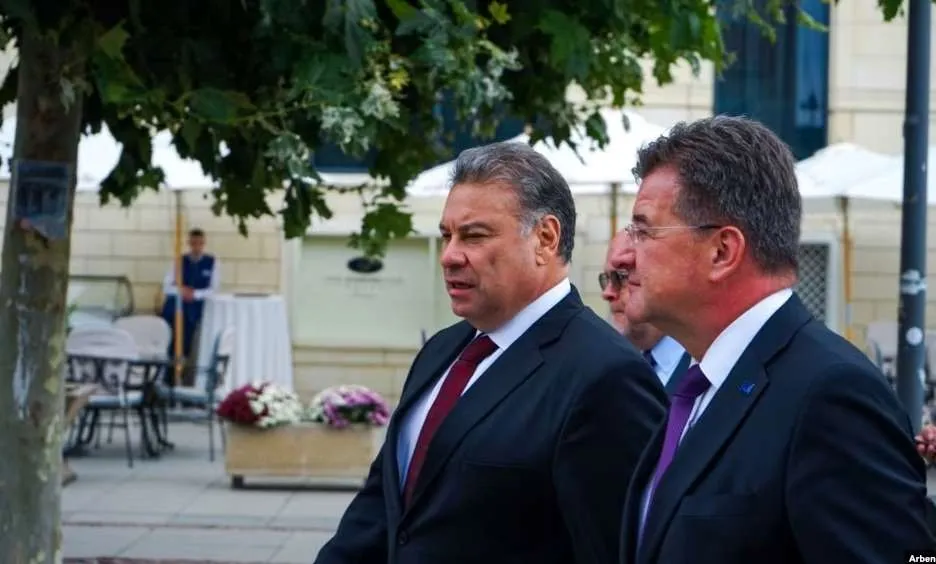 A do t’i pranojë Kurti, Tri kërkesat e Escobar dhe Lajçak ?!