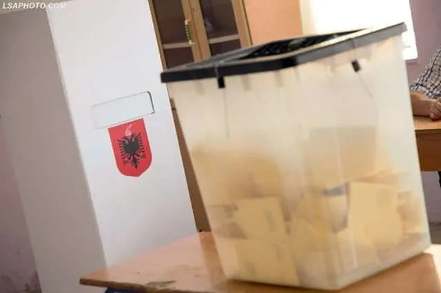 Rinumërimi i votave në Bashkinë e Rrogozhinës/  Memolla rikonfirmohet fitues me 21 vota më shumë