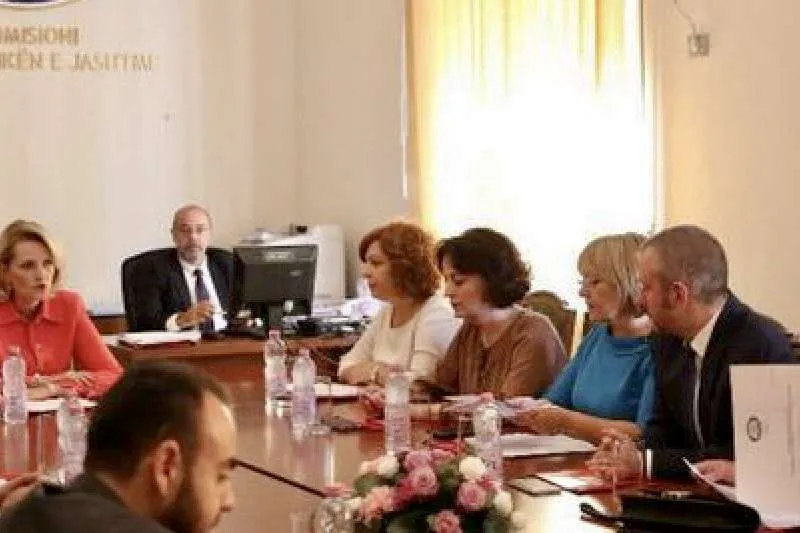 Ambasadorët  socialistë të  emëruar marrin kritika  nga deputetët : Anësi politike dhe  mungesë të karrierës diplomatike