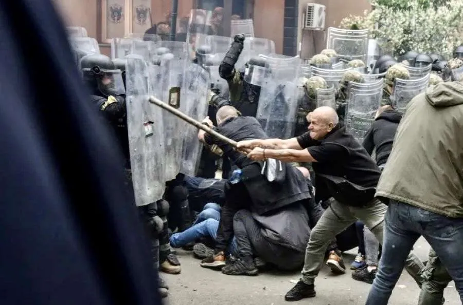 Perëndimi e ka humbur fillin në Ballkan duke marrë me të mirë Vuçiçin