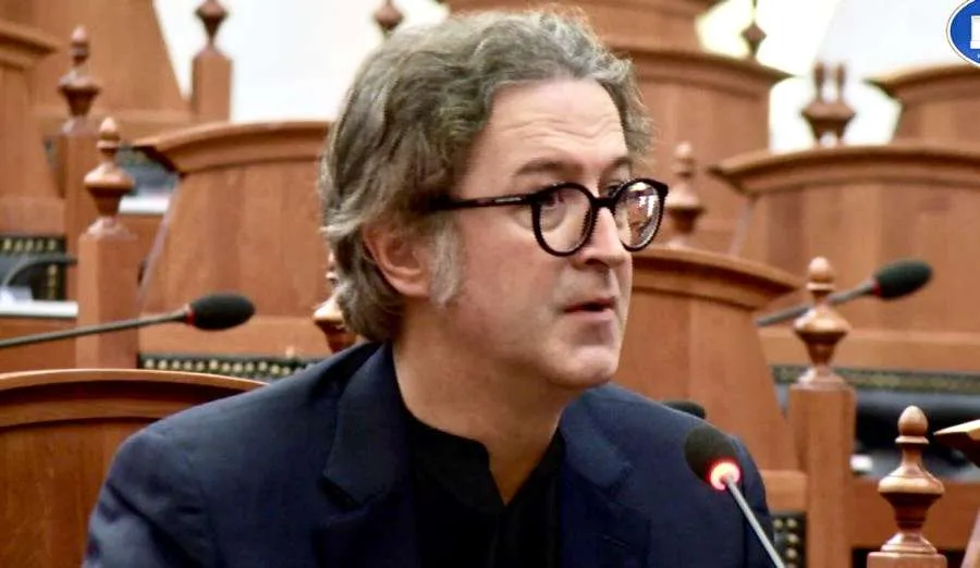 Tomorr Alizoti i shqetësuar për krizën në Kosovë: Ata janë vëllezërit tanë…