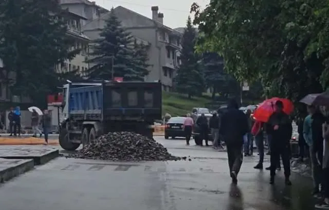 Sulm me molotov në veri të Kosovës
