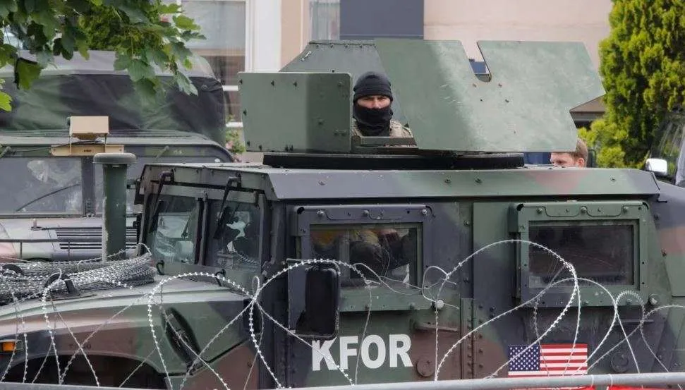 KFOR dënon sulmet ndaj gazetarëve në veri të Kosovës: U bëjmë thirrje palëve të përmbahen nga dhuna!