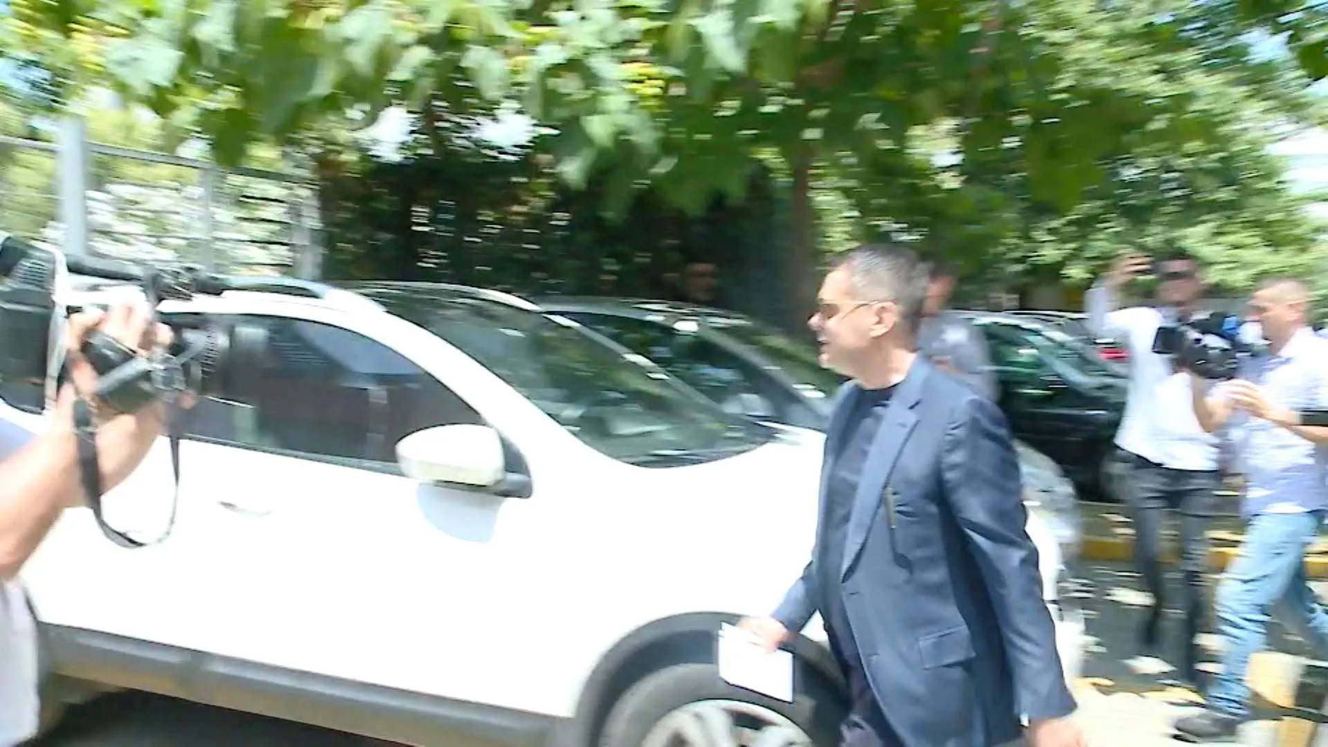 Ish-ministri Arben Ahmetaj paraqitet në SPAK