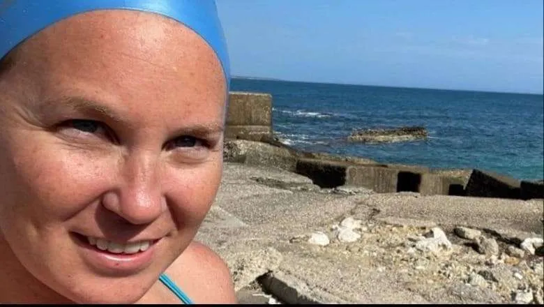 VIDEO/35-vjeçarja shqiptare niset me not nga Italia për në Vlorë