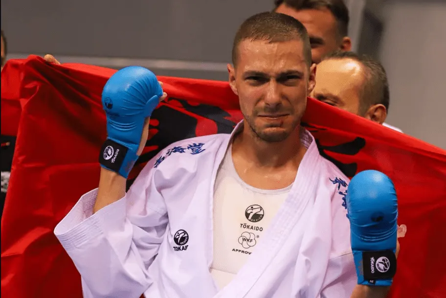 Alvin Karaqi i jep të artën Shqipërisë në karate
