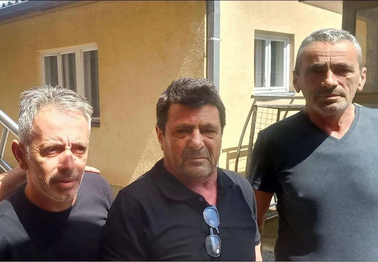 FOTO e tre policëve që u rrëmbyen në veri dhe u liruan sot