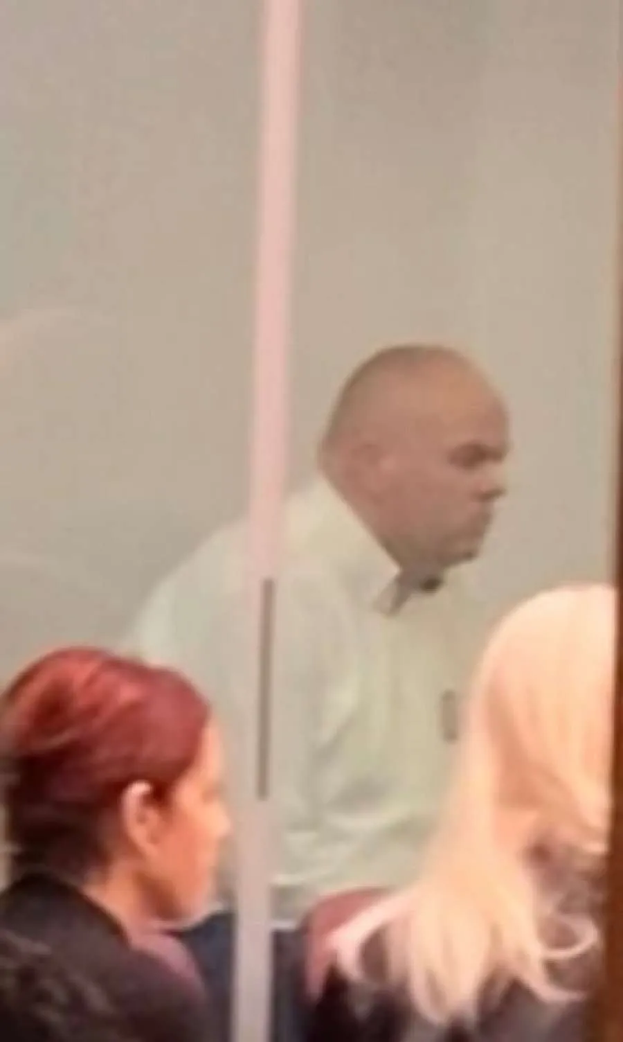 Gjici lihet në burg, Alma me arrest shtëpie