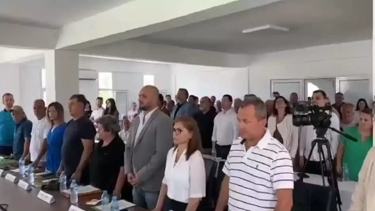 HIMARË/ Dhimitër Kapaj zgjidhet kryetar i Këshillit Bashkiak  me 13 vota pro