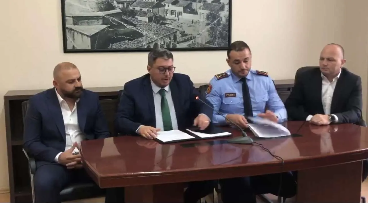 Emrat/045 shpërndarës droge nga katër qytete në pranga