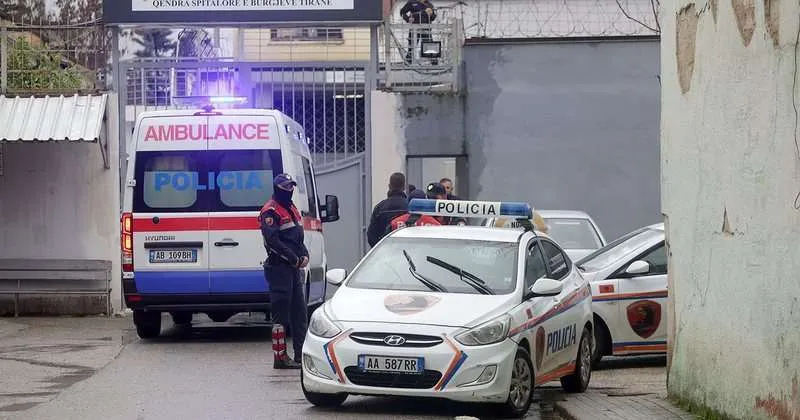 E rëndë/ Vetëvaret në tualetin e qelisë i dënuari me burgim të përjetshëm