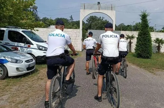 Policia merr masa, 1700 efektivë në monitorimin e vijës bregdetare