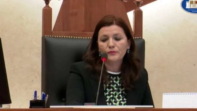 Felaji përgjigjet Berishës për familjarët e saj në prokurori