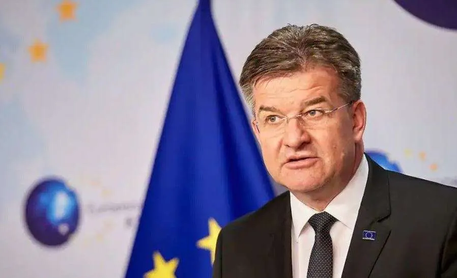 Tensionet në Veri/ Zbulohet arsyeja e vizitës së Lajçak në Kosovë pas masave ndëshkuese të BE-së