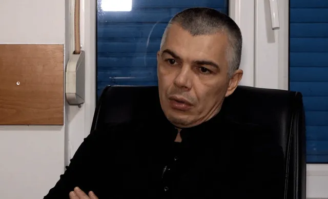 Hyri ilegalisht në Kosovë, policia e ndalon në Zveçan ish-ministrin Jabllanoviç