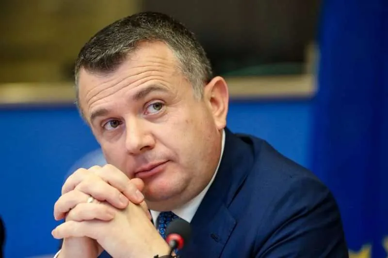 Sot Rama i nis propozimet  Begajt për shkarkimin e  Çuçit dhe emërimin e Ballës